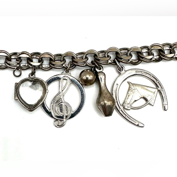 Vintage 1960s Sterling Silver 925 Double Linked Charm Bracelet with 9 Charms - Picture 2 of 11